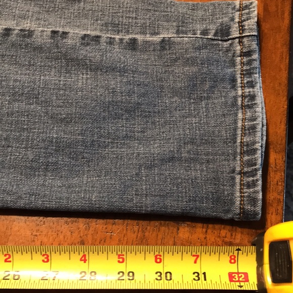 Lucky Brand 221 Straight Leg Jeans - Picture 9 of 10